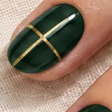 Evergreen + gold nail